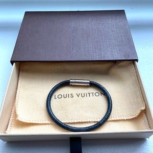 LOUIS VUITTON Mens Keep It Bracelet